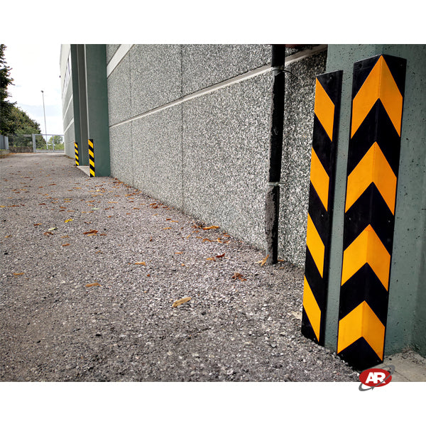 PROTEZIONE angolare INTERNI ED ESTERNI | PARAURTI | PARASPIGOLI angolari in gomma per PARCHEGGI, MAGAZZINI E GARAGE | DH-131