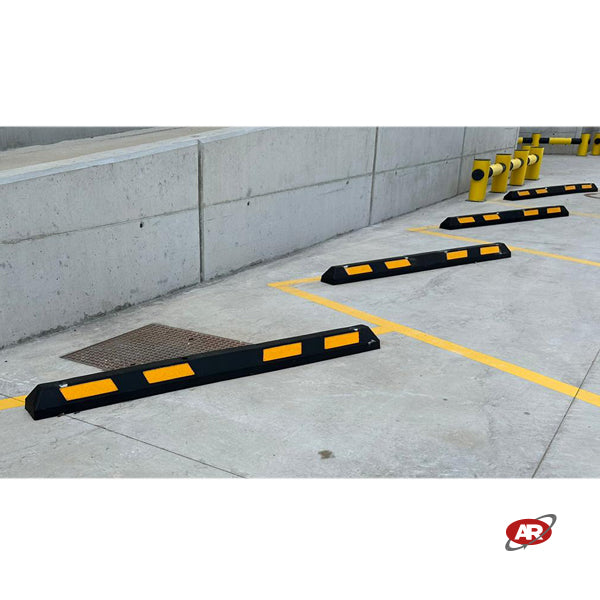 Butées de roue en caoutchouc noir | DÉLIMITEURS | Bloc de véhicule | Aires de repos | GARAGE | STATIONNEMENT | Enjoliveurs avec réflecteurs jaunes ou blancs | DH-PB