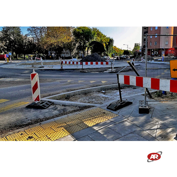 Basi di appesantimento in gomma | Barriere stradali | Separatori | CANTIERI | Deviazioni e protezioni | Aree di lavoro | BA